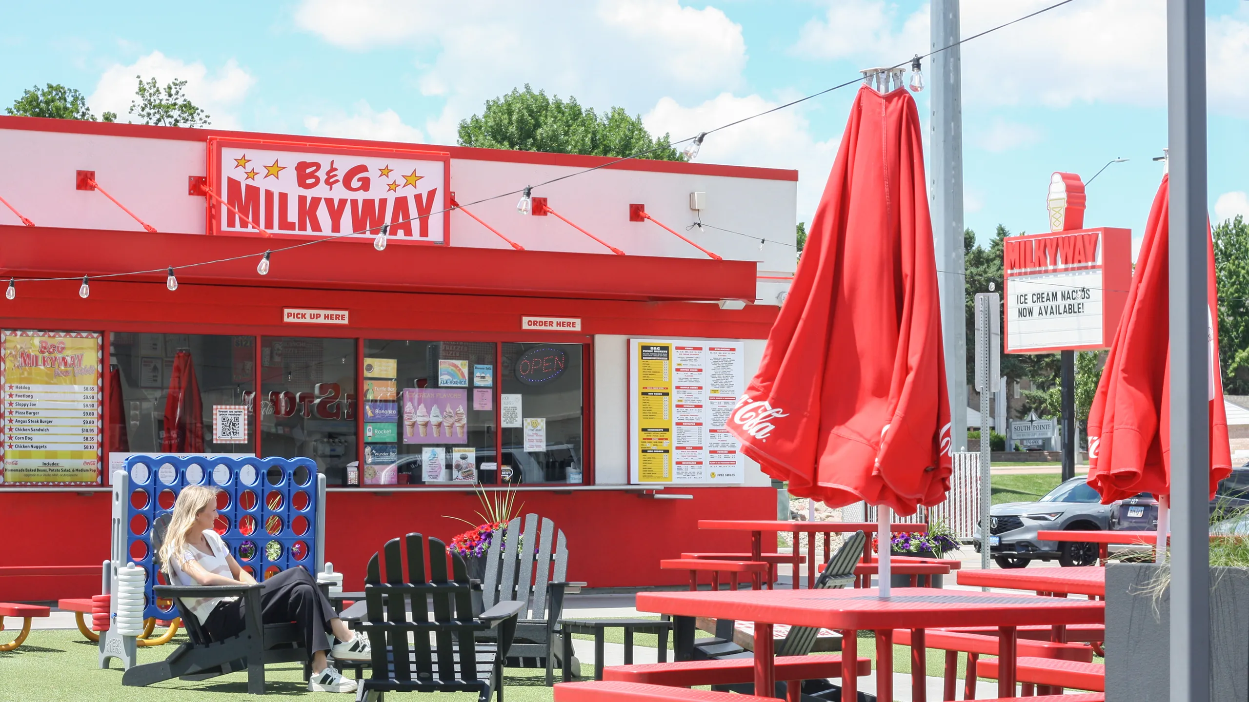The front of the 69th and Cliff B & G Milkyway location.