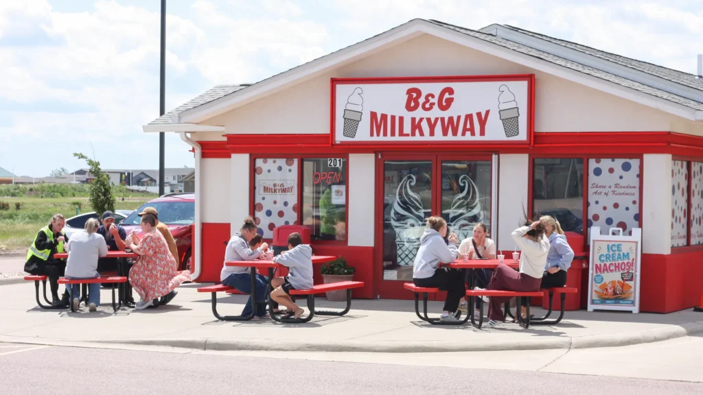 The front of the Harrisburg, SD B & G Milkyway location.